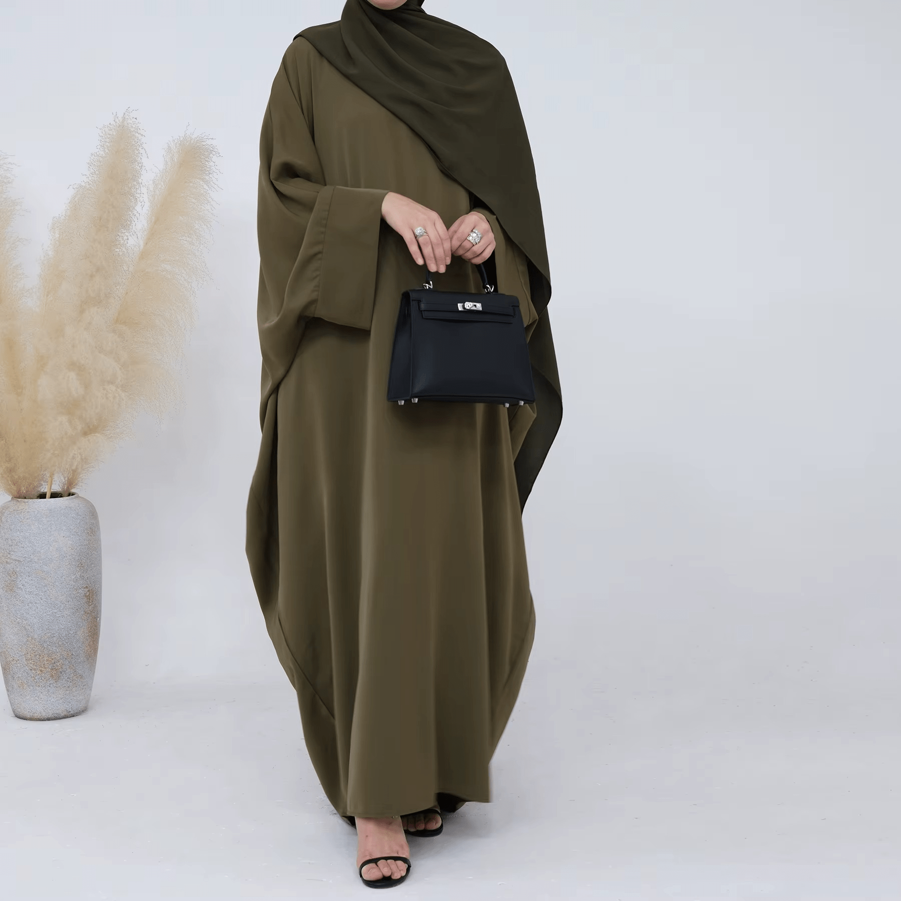 Abaya - Layana - Elayha - Abayas de Luxe, Élégance Émiratie