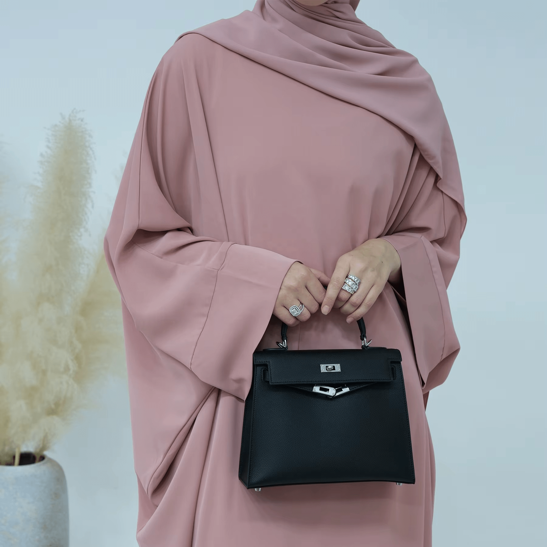 Abaya - Layana - Elayha - Abayas de Luxe, Élégance Émiratie